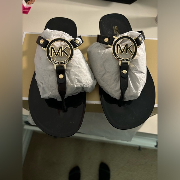 Micheal kors jelly sandals - Picture 7 of 7